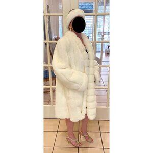 Faux Fur, bright white with matching head fur headband. Size S-M. Oleg Cassini